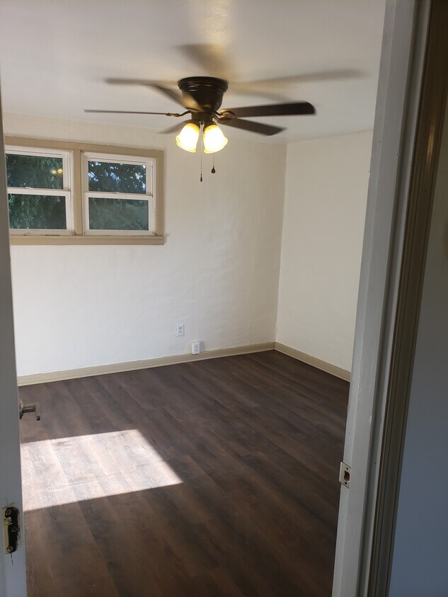 Building Photo - 346 Blackburn Ave