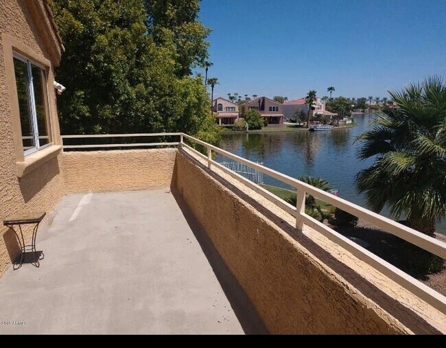 Foto del edificio - 3373 E Tanglewood Dr