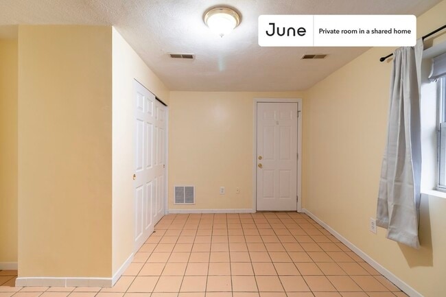 Photo - Room in Shared 3 bed/2 bath home