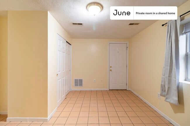 Foto del edificio - Room in Shared 3 bed/2 bath home