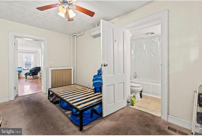 Foto del edificio - Modern Capitol Hill Location Basement Unit with 1 Bedroom, 1 Bathroom, Private Patio