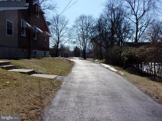 Foto del edificio - 636 Benjamin Franklin Hwy