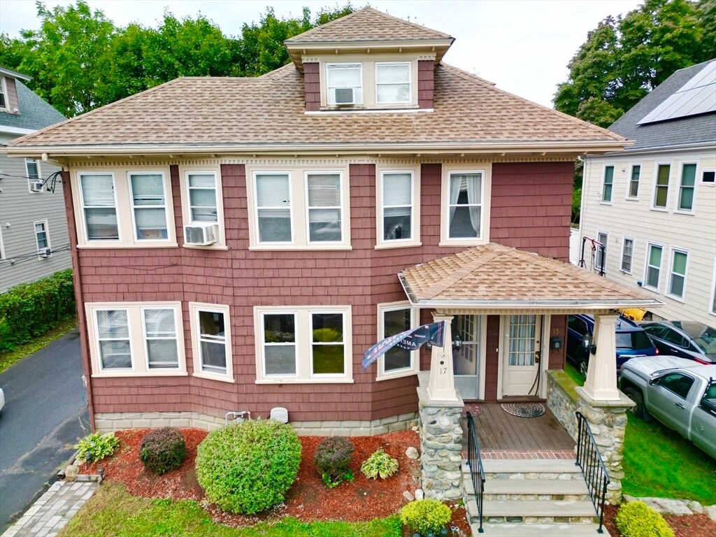 Foto principal - 17 Lansing Ave