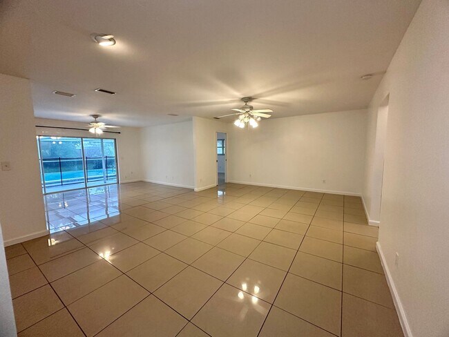 Building Photo - Charming 3 Bed, 2 Bath Pool Home in SE Cap...