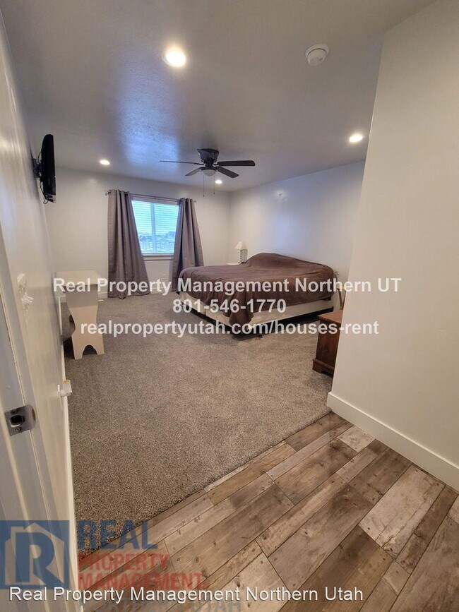 Building Photo - 4 br, 2.5 bath House - 5637 S. 6800 W.