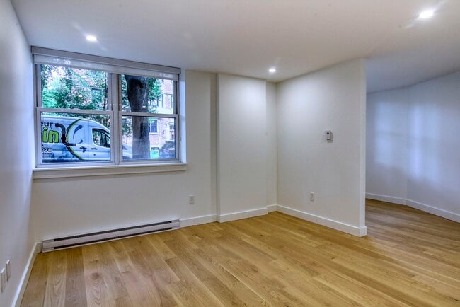 Photo du bâtiment - 10 Av. Rosemount