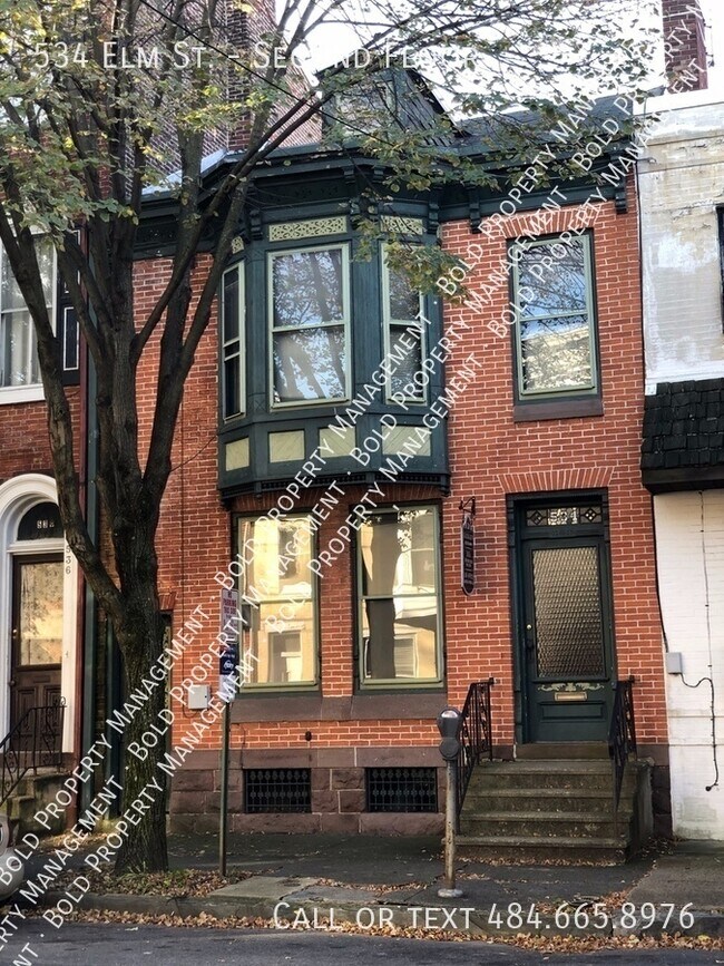 Building Photo - 534 Elm St