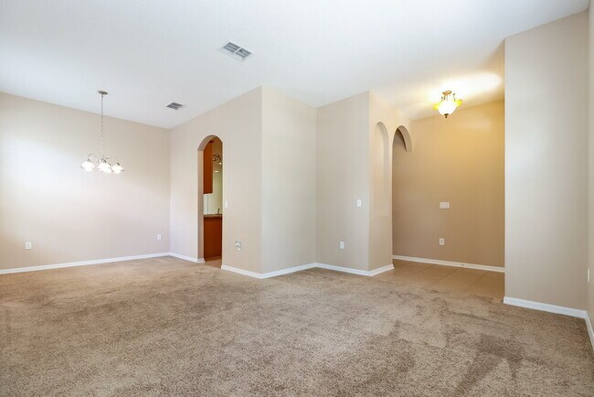 Building Photo - 8101 Pea Tree Ct