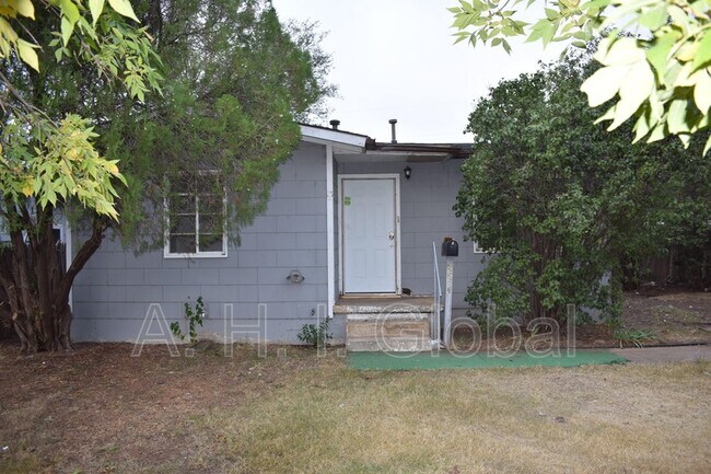 Foto del edificio - 4634 S Hughes St