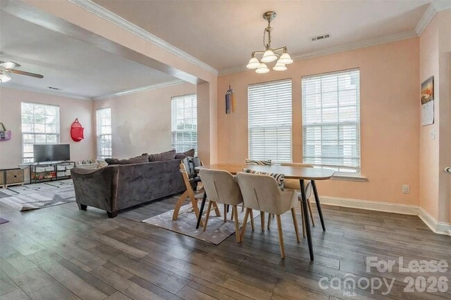 Building Photo - 121 Walnut Cove Dr