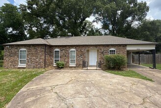Building Photo - 3344 Shuster Cove