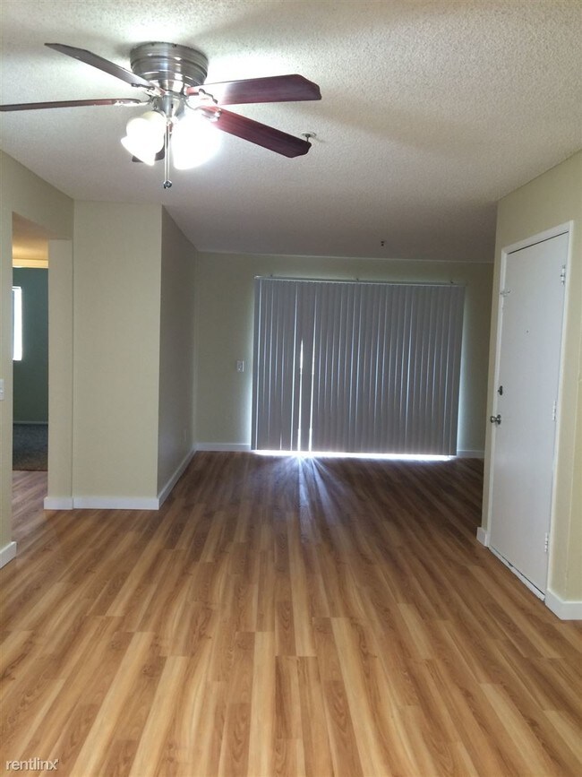 Building Photo - 8560 Oleander Ave