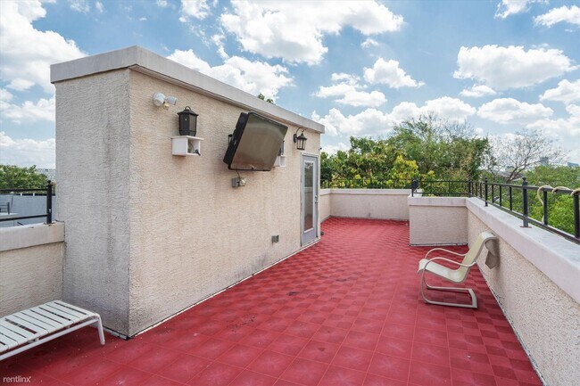 Building Photo - 4 br, 2 bath Duplex - 2028 N 18TH ST Unit 2