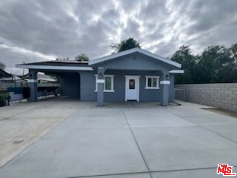 Primary Photo - 1053 N Pershing Ave