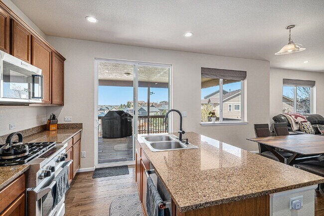 Foto del edificio - 7725 Sabino Ln