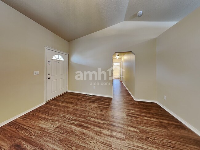 Building Photo - 1151 N Lightning Place