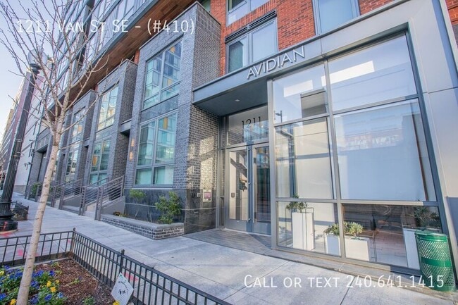 Photo - 1211 Van St SE House