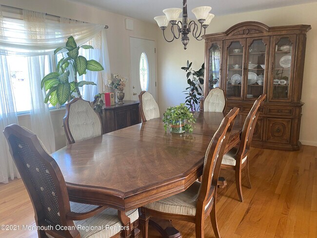 Foto del edificio - 340 E Rd