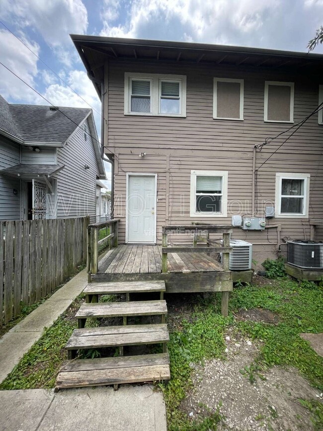Building Photo - 4214 E Washington St