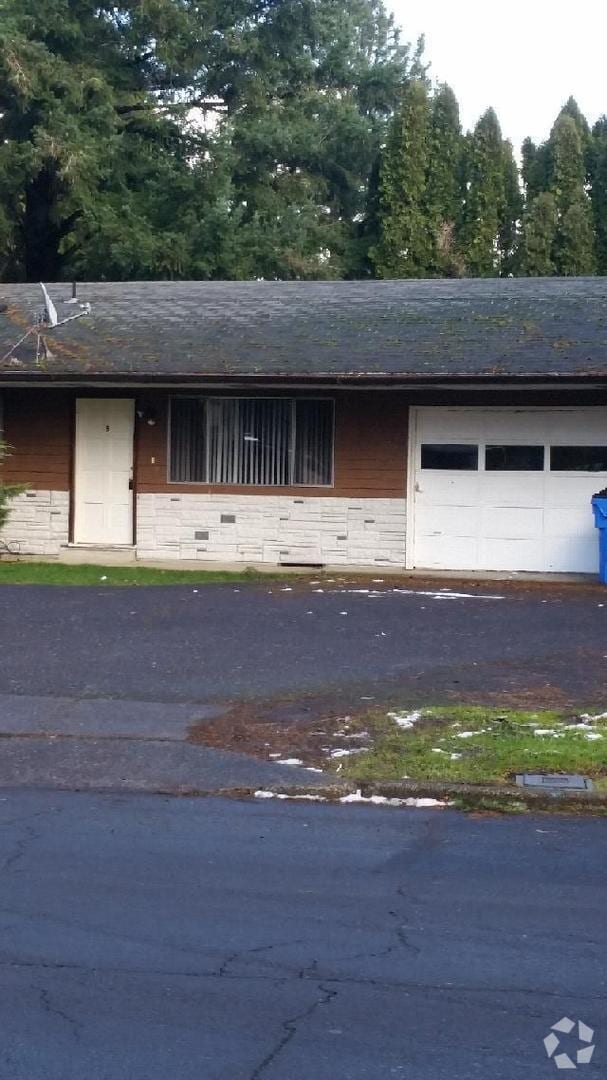 Building Photo - 305 SE 157th Ave