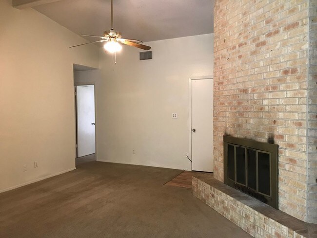 Building Photo - 501 Whitetail Unit B