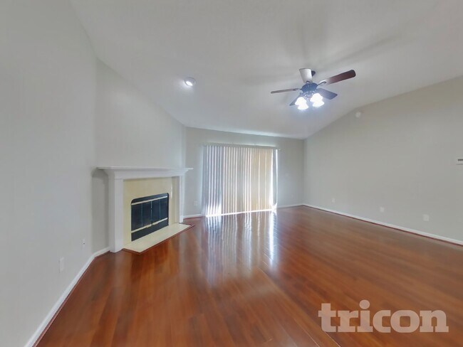 Building Photo - 3582 White Cow Ct