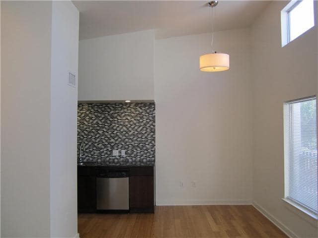 Primary Photo - 2200 Dickson Dr