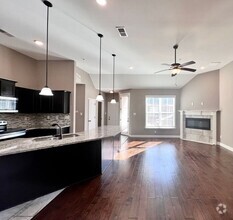 Building Photo - 9124 Glen Cove