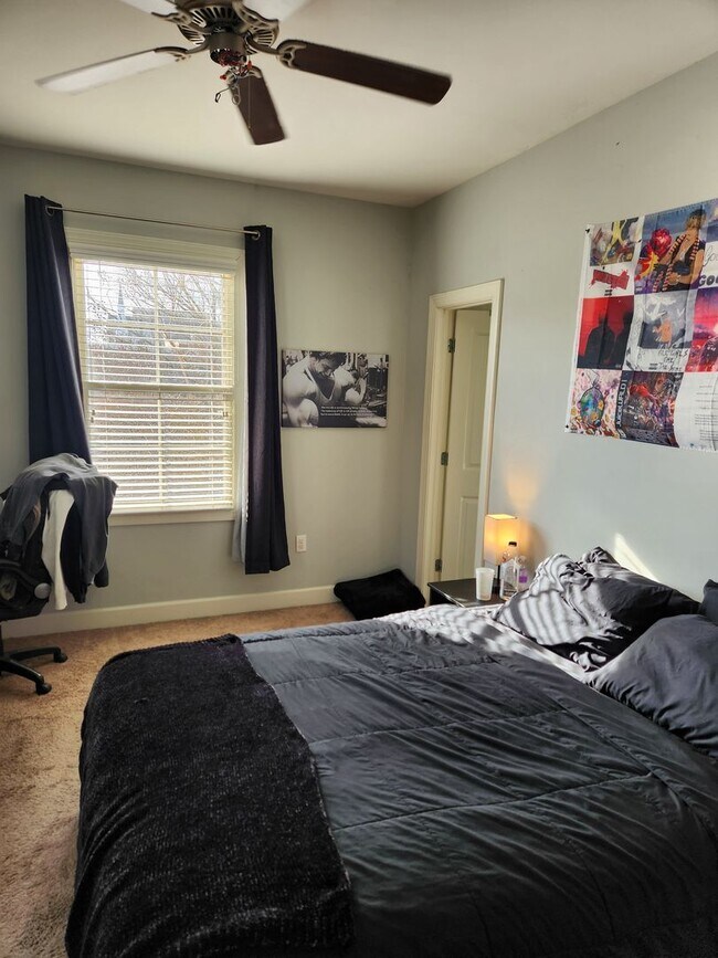 Foto del edificio - 3 bed 3 bath Condo Great Downtown Location