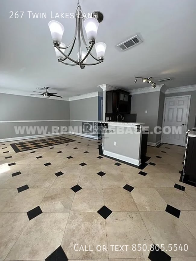 Foto del edificio - 267 Twin Lakes Ln