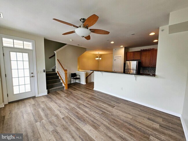 Building Photo - 4410 Driftwood Dr