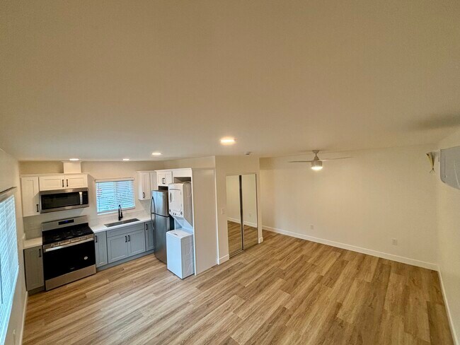 Building Photo - 4612 W 168th St