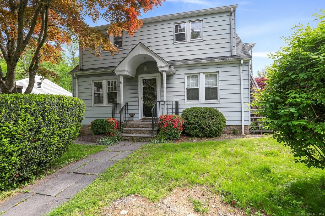 Primary Photo - 11 Hill St