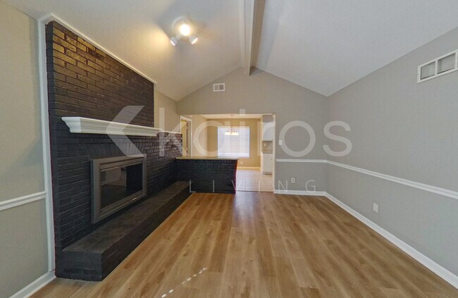 Foto del edificio - 2785 Clearbrook St