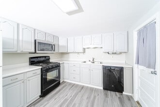 Building Photo - 2316 4th Ave