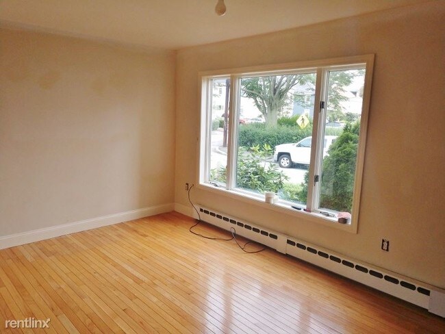 Building Photo - 2 br, 1 bath House - 108 Bedford St