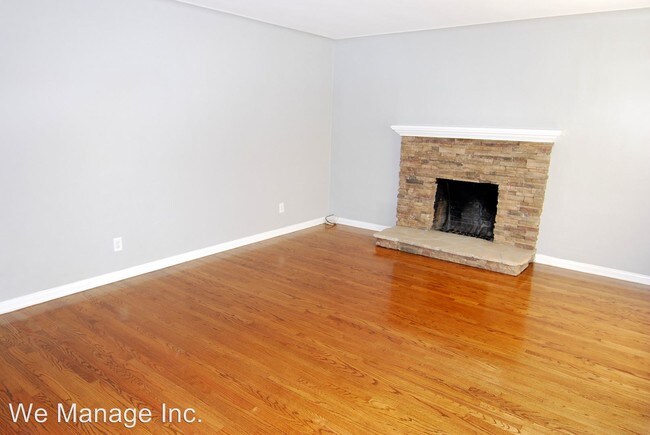 Building Photo - 4445 E Colorado St
