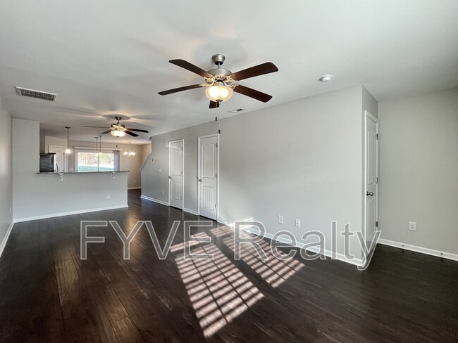 Building Photo - 250 Cobblestone Pl Dr