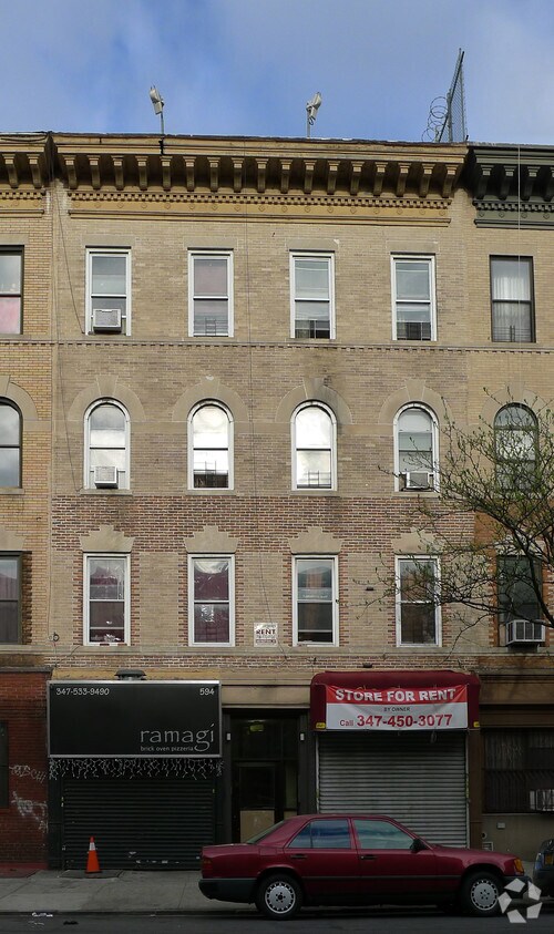 Building Photo - 594-596 Rogers Ave