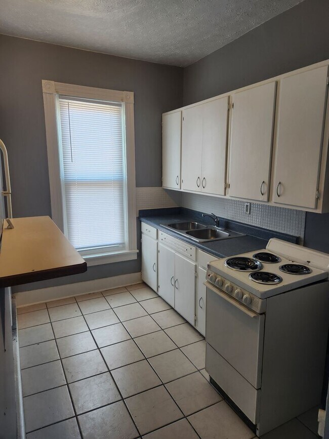 Foto del edificio - 2 Bedroom, 1 Bathroom Apartment