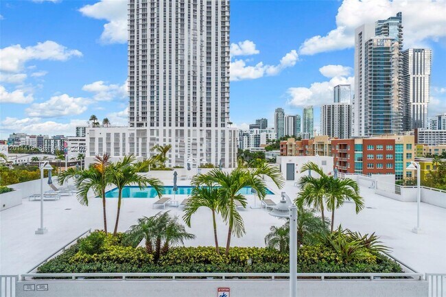 Foto del edificio - 275 NE 18th St