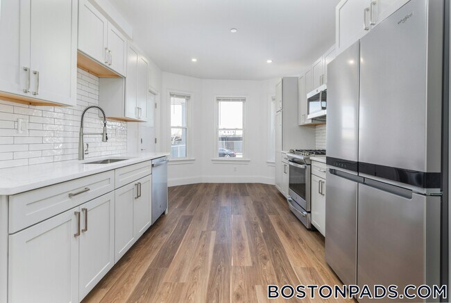 Foto del edificio - 143 E Cottage St