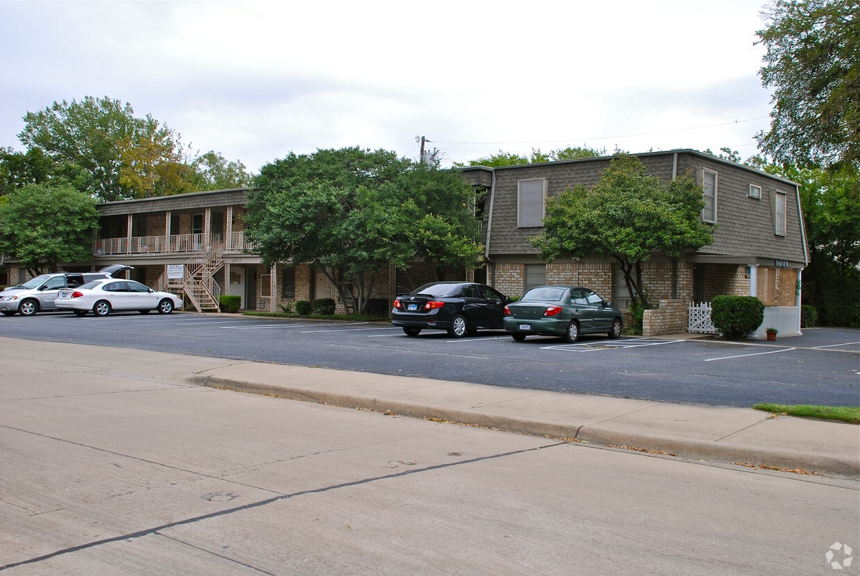 Building Photo - Oak View Apartments