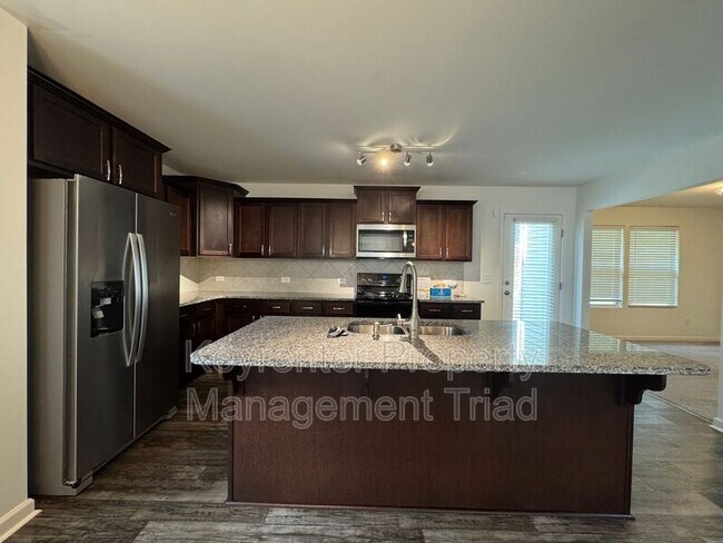 Building Photo - 5021 Red Poll Dr