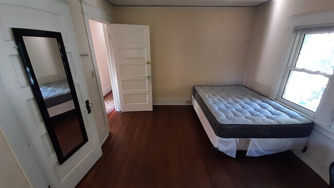 Foto del edificio - 311 Fairmount Ave