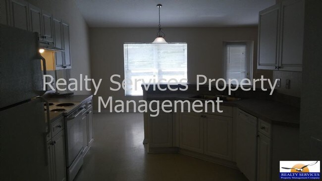 Foto del edificio - READY FOR IMMEDIATE OCCUPANCY!