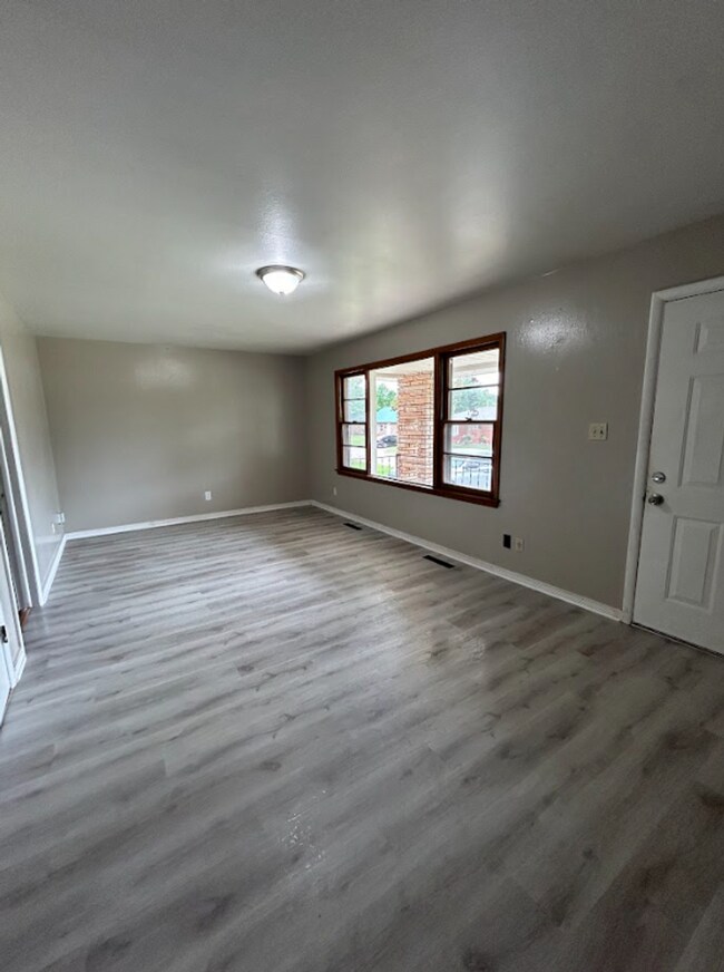 Foto del edificio - Charming 4 Bed 1 Bath Home