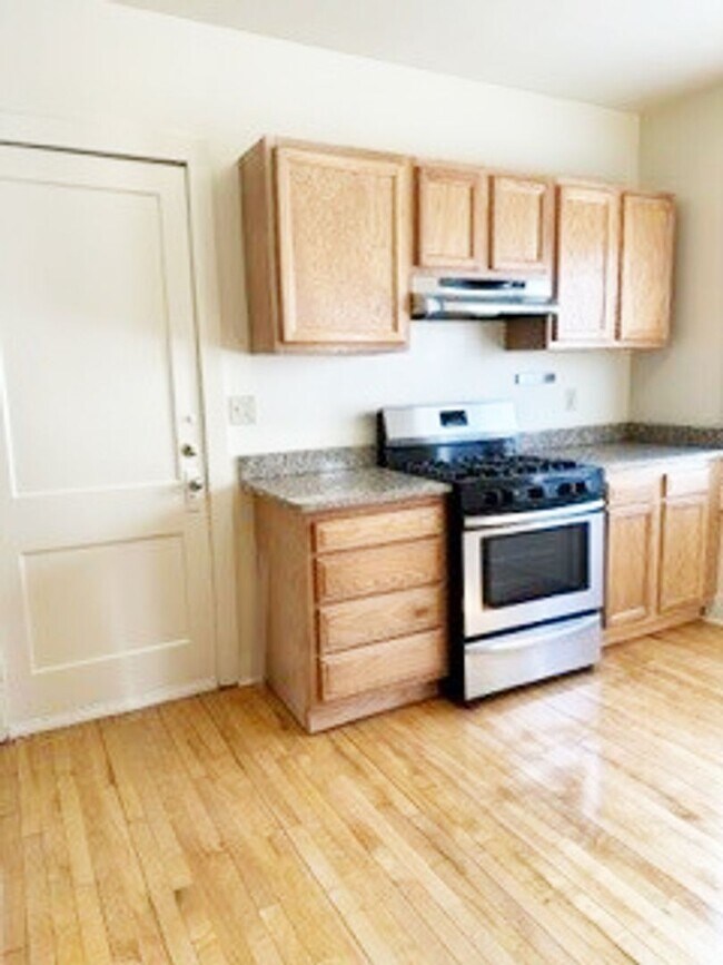 Foto del edificio - Newly Renovated Bright 2nd Floor Flat - 6/...