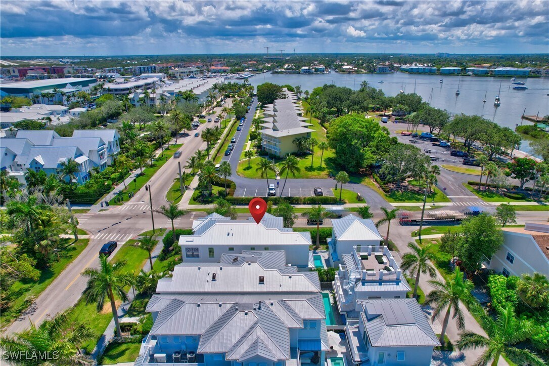 Foto del edificio - 888 10th Ave S