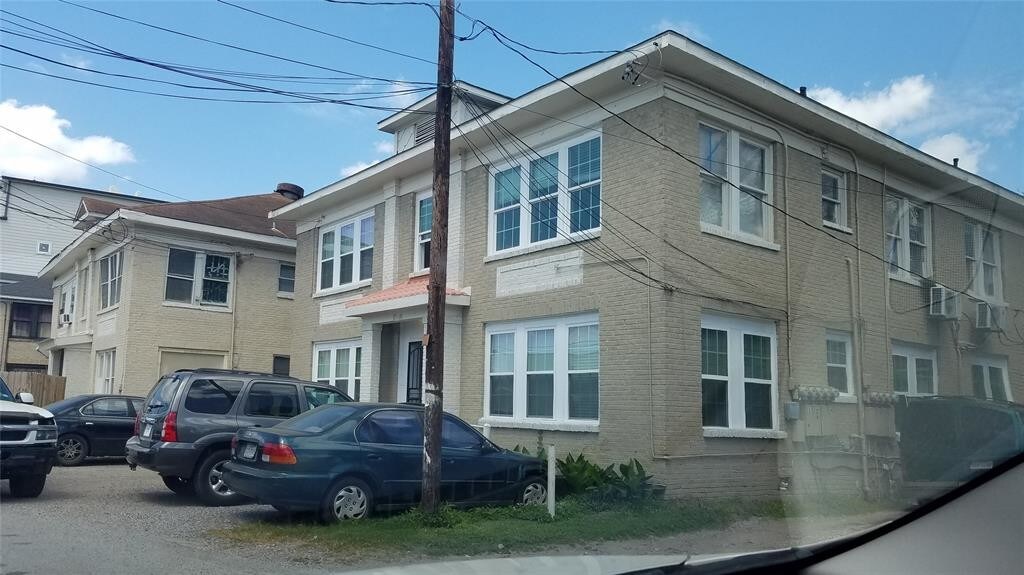 Foto principal - 3819 Menard St